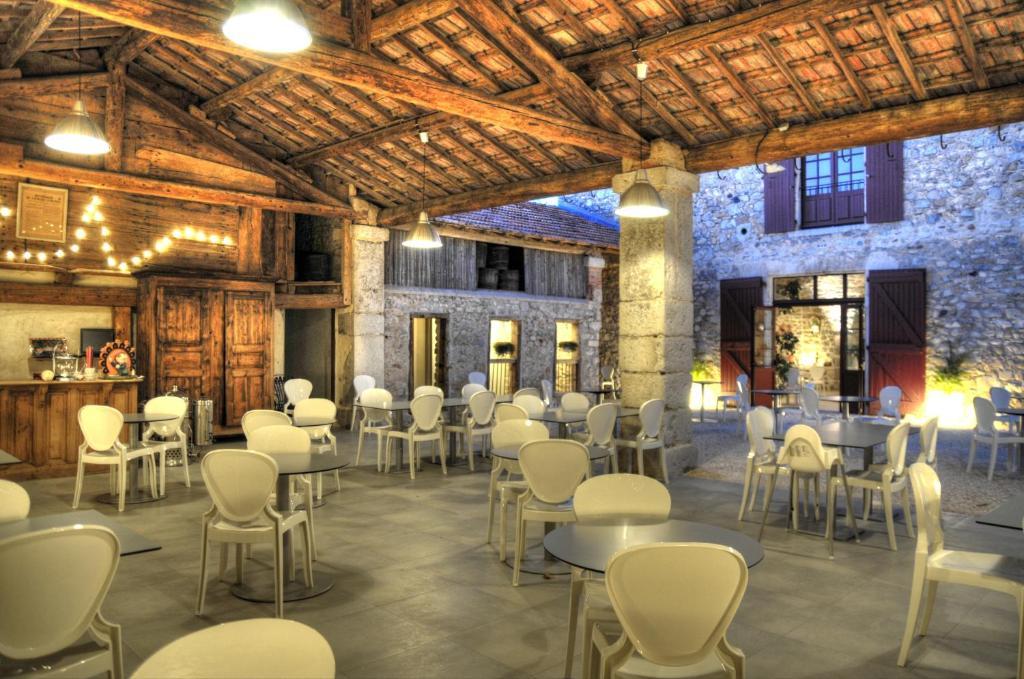 Gites Du Domaine Des Dames Vallon-Pont-dʼArc Habitación foto